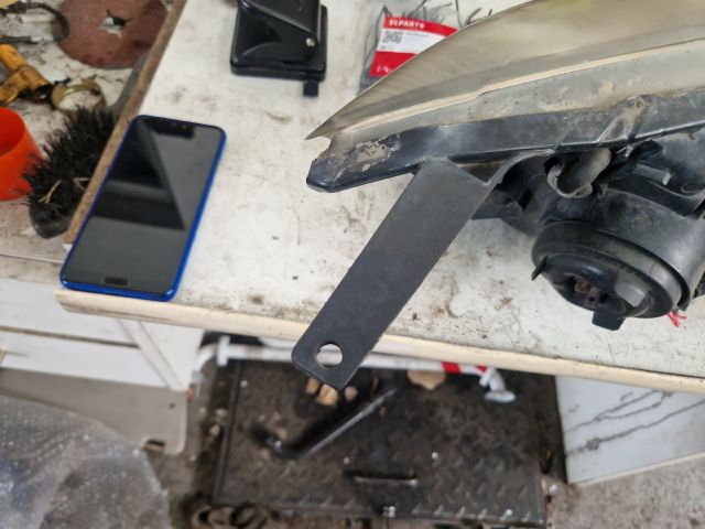 bontott MAZDA 3 Bal Fényszóró