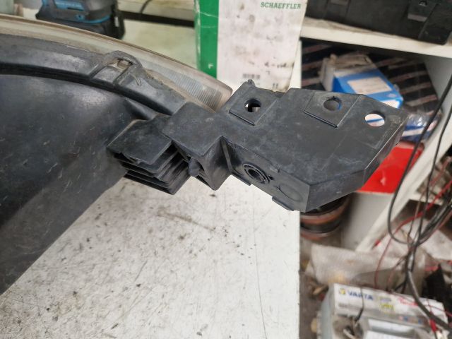 bontott MAZDA 3 Bal Fényszóró