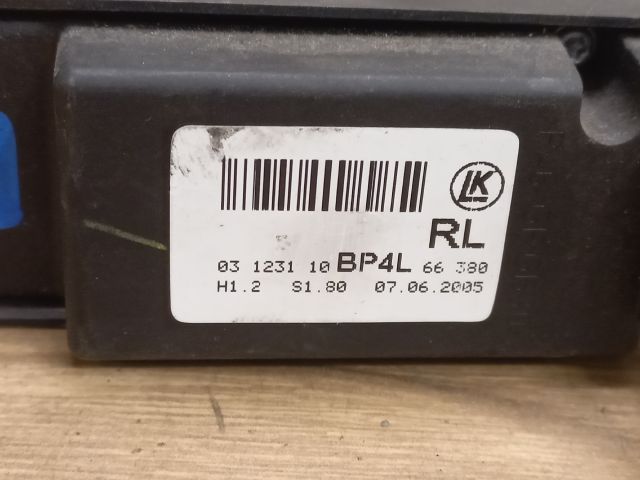 bontott MAZDA 3 Bal hátsó Ablakemelő Kapcsoló