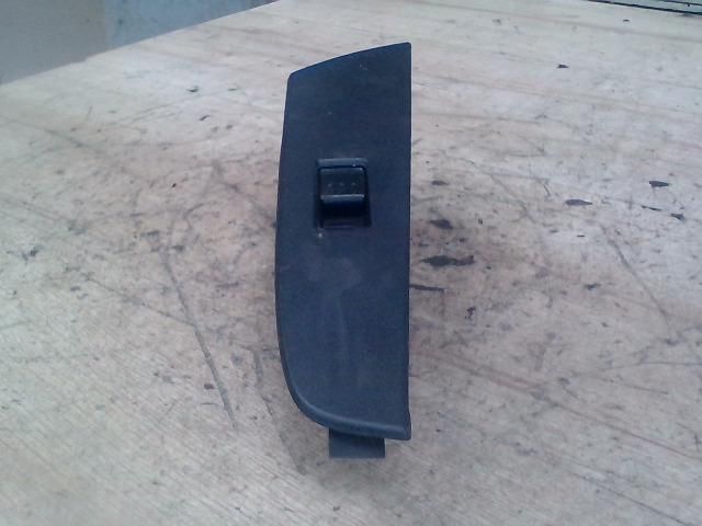 bontott MAZDA 3 Bal hátsó Ablakemelő Kapcsoló