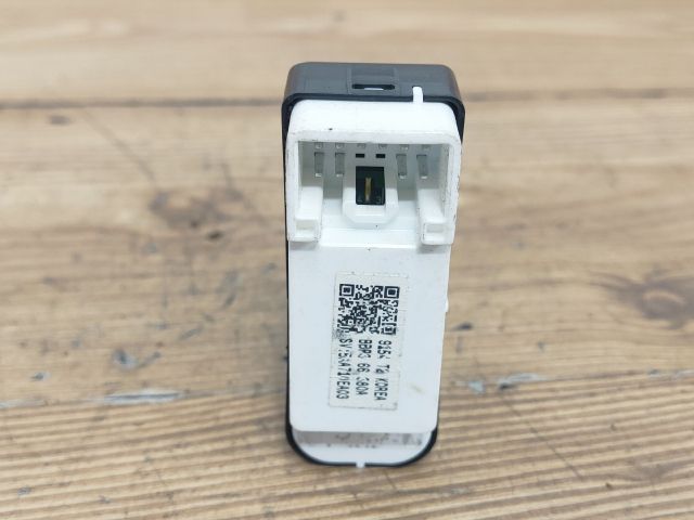 bontott MAZDA 3 Bal hátsó Ablakemelő Kapcsoló