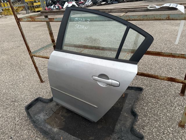 bontott MAZDA 3 Bal hátsó Ajtó (Részeivel)
