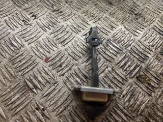 bontott MAZDA 3 Bal hátsó Ajtóhatároló