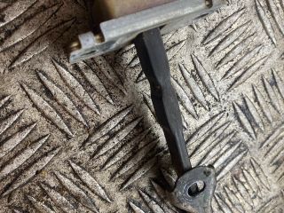 bontott MAZDA 3 Bal hátsó Ajtóhatároló