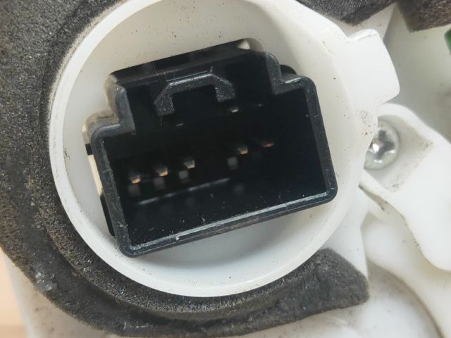 bontott MAZDA 3 Bal hátsó Ajtózár