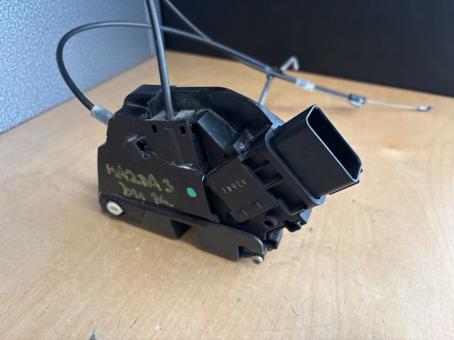 bontott MAZDA 3 Bal hátsó Ajtózár