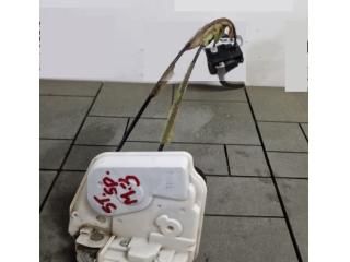 bontott MAZDA 3 Bal hátsó Ajtózár