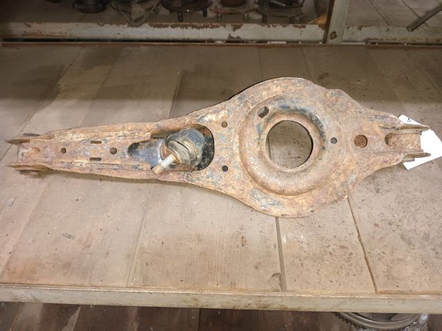 bontott MAZDA 3 Bal hátsó Alsó Hátsó Lengőkar