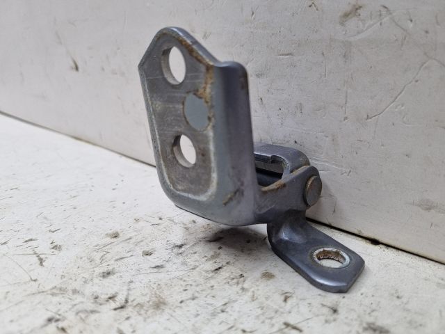 bontott MAZDA 3 Bal hátsó Alsó Zsanér