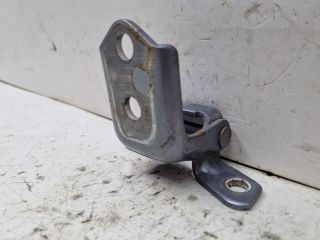 bontott MAZDA 3 Bal hátsó Alsó Zsanér