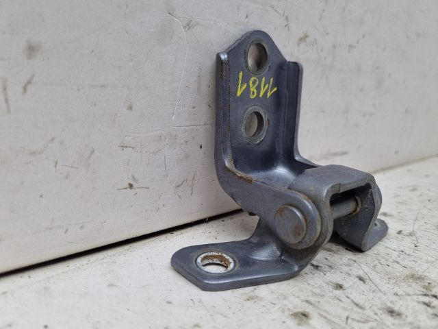 bontott MAZDA 3 Bal hátsó Alsó Zsanér