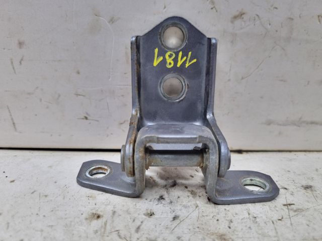 bontott MAZDA 3 Bal hátsó Alsó Zsanér