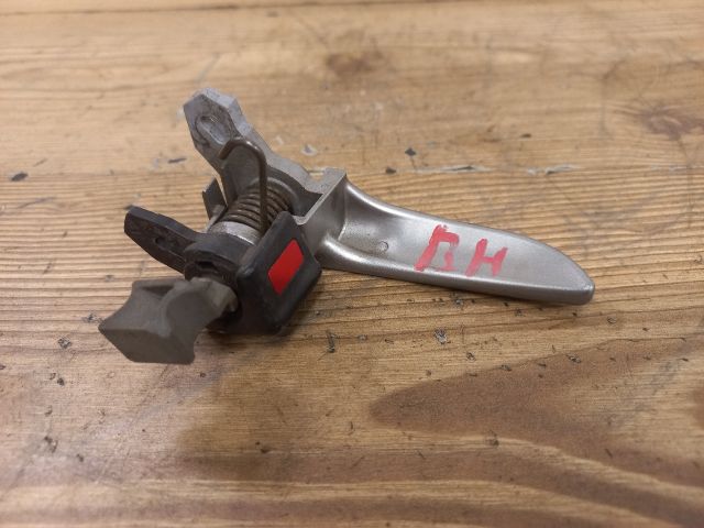 bontott MAZDA 3 Bal hátsó Belső Kilincs