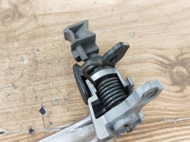 bontott MAZDA 3 Bal hátsó Belső Kilincs