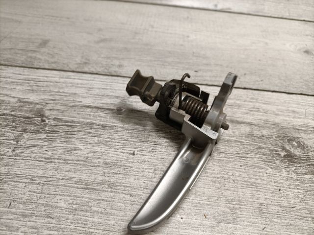 bontott MAZDA 3 Bal hátsó Belső Kilincs