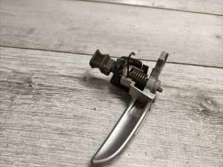 bontott MAZDA 3 Bal hátsó Belső Kilincs