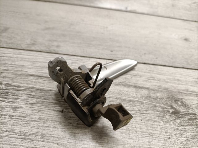 bontott MAZDA 3 Bal hátsó Belső Kilincs