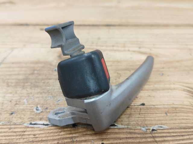 bontott MAZDA 3 Bal hátsó Belső Kilincs