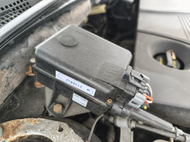 bontott MAZDA 3 Bal hátsó Felső Zsanér