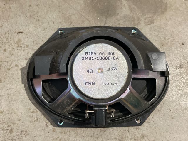 bontott MAZDA 3 Bal hátsó Hangszóró