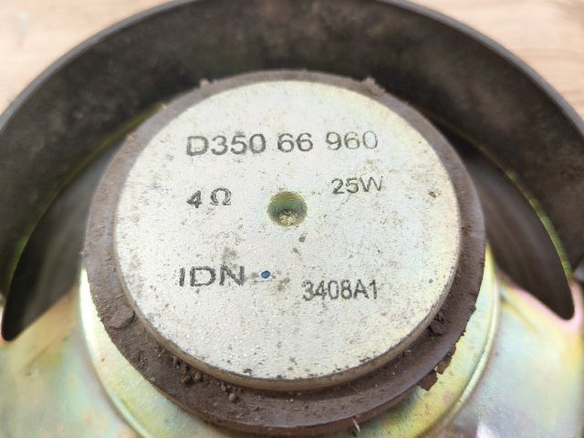 bontott MAZDA 3 Bal hátsó Hangszóró