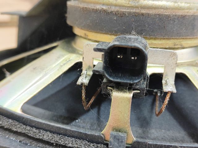 bontott MAZDA 3 Bal hátsó Hangszóró