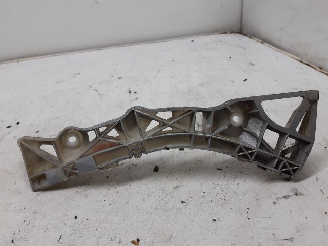 bontott MAZDA 3 Bal hátsó Lökhárító Tartó (Műanyag)