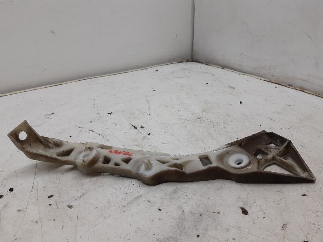 bontott MAZDA 3 Bal hátsó Lökhárító Tartó (Műanyag)