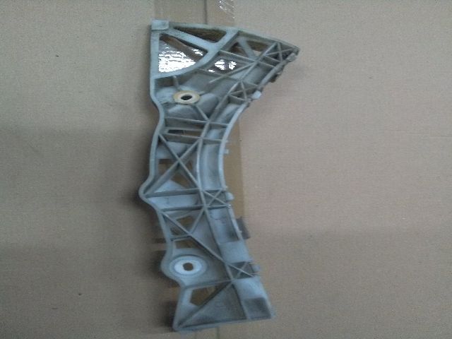 bontott MAZDA 3 Bal hátsó Lökhárító Tartó (Műanyag)