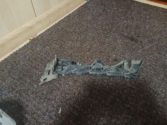 bontott MAZDA 3 Bal hátsó Lökhárító Tartó (Műanyag)