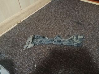 bontott MAZDA 3 Bal hátsó Lökhárító Tartó (Műanyag)