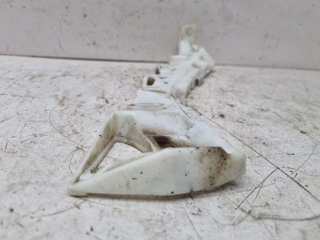 bontott MAZDA 3 Bal hátsó Oldal Lökhárító Tartó (Műanyag)