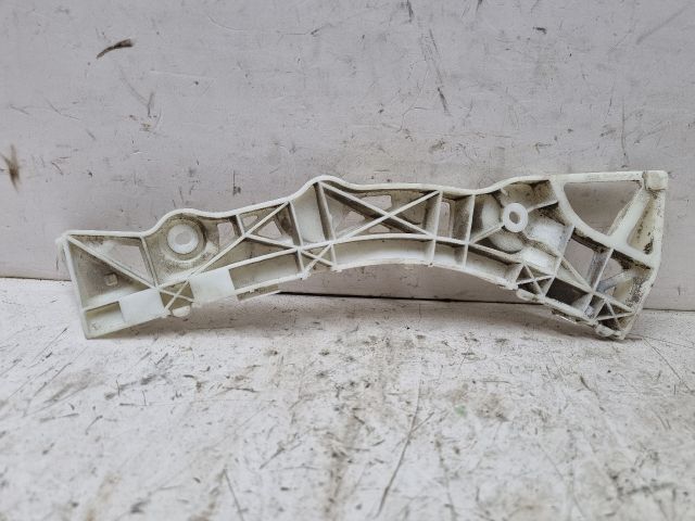 bontott MAZDA 3 Bal hátsó Oldal Lökhárító Tartó (Műanyag)