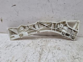 bontott MAZDA 3 Bal hátsó Oldal Lökhárító Tartó (Műanyag)