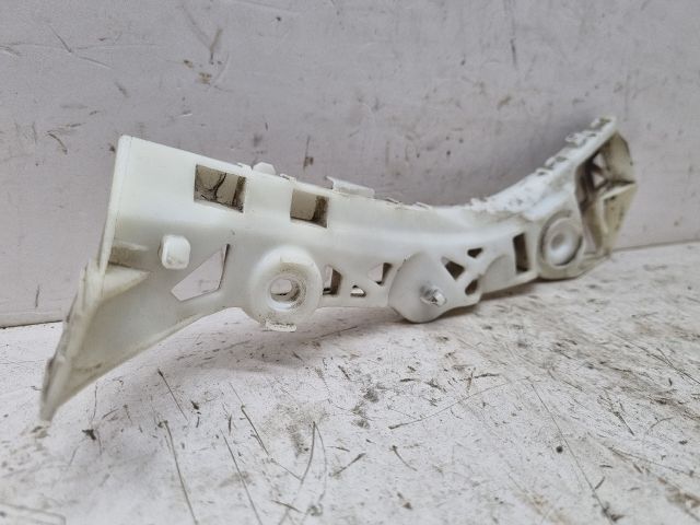 bontott MAZDA 3 Bal hátsó Oldal Lökhárító Tartó (Műanyag)