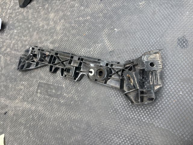 bontott MAZDA 3 Bal hátsó Oldal Lökhárító Tartó (Műanyag)