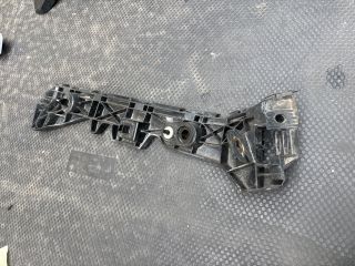 bontott MAZDA 3 Bal hátsó Oldal Lökhárító Tartó (Műanyag)