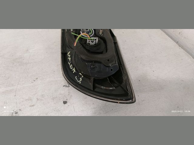 bontott MAZDA 3 Bal Külső Hátsó Lámpa