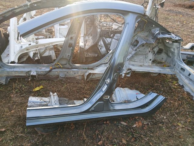 bontott MAZDA 3 Bal Küszöb