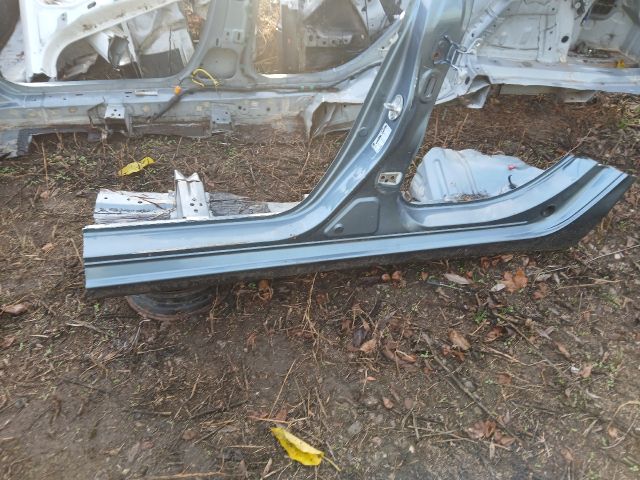 bontott MAZDA 3 Bal Küszöb