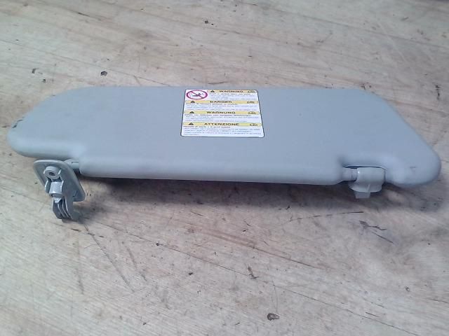 bontott MAZDA 3 Bal Napellenző