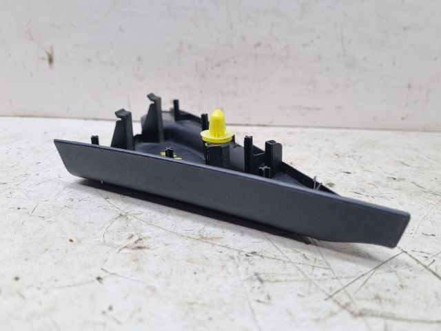 bontott MAZDA 3 Bal Visszapillantó Tükör Talp Burkolat