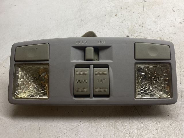 bontott MAZDA 3 Beltér Világítás Első