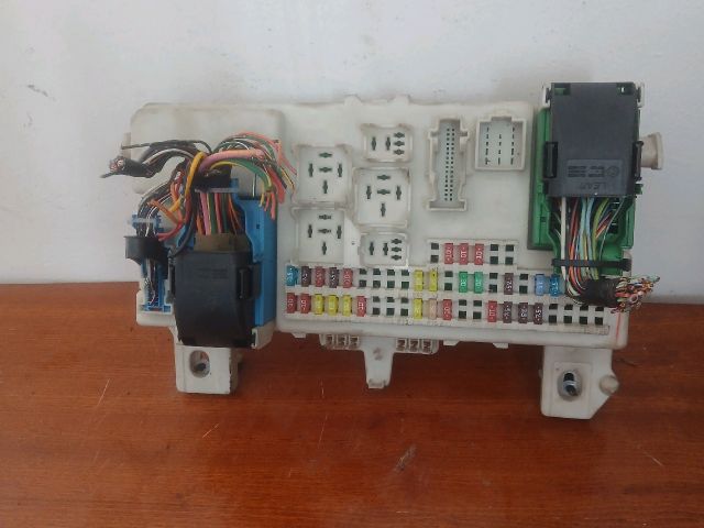 bontott MAZDA 3 Biztosítéktábla Utastér