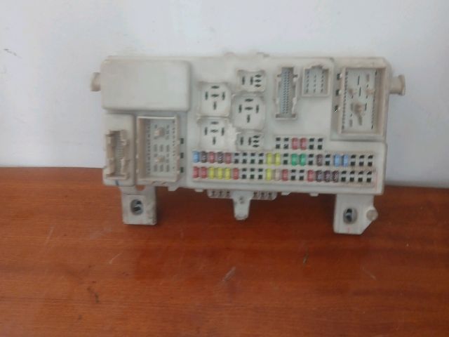 bontott MAZDA 3 Biztosítéktábla Utastér