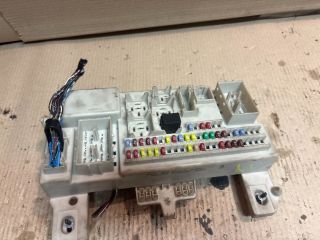 bontott MAZDA 3 Biztosítéktábla Utastér