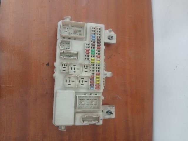 bontott MAZDA 3 Biztosítéktábla Utastér