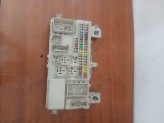 bontott MAZDA 3 Biztosítéktábla Utastér