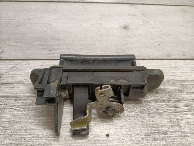 bontott MAZDA 3 Csomagtér Nyitó Kar / Gomb