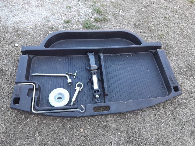 bontott MAZDA 3 Csomagtér Tálca